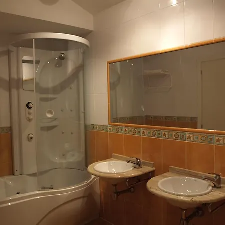 Miramar Hotel 2*